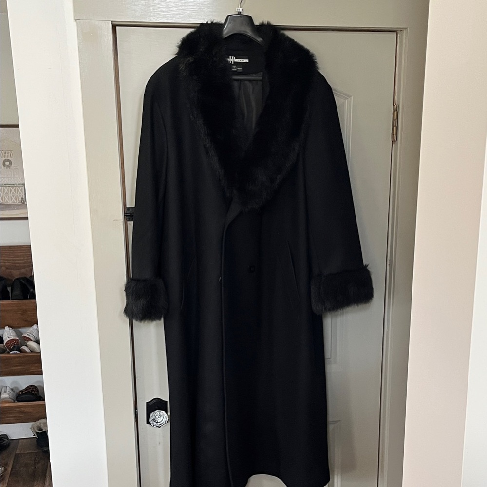 Elegant Black Plus Size Women’s Faux Fur-Trimmed Dress Coat